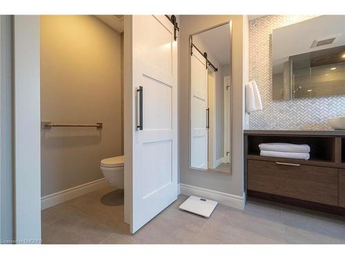 1621 Bayshire Drive, Oakville, ON - Indoor Photo Showing Bathroom