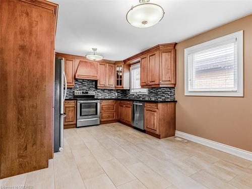 4307 Alta Court, Mississauga, ON - Indoor Photo Showing Kitchen