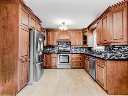 4307 Alta Court, Mississauga, ON - Indoor Photo Showing Kitchen With Stainless Steel Kitchen