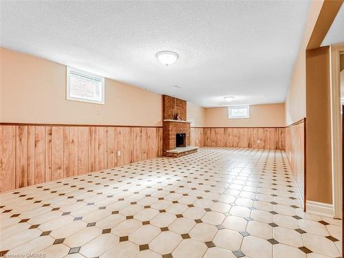 4307 Alta Court, Mississauga, ON - Indoor Photo Showing Other Room