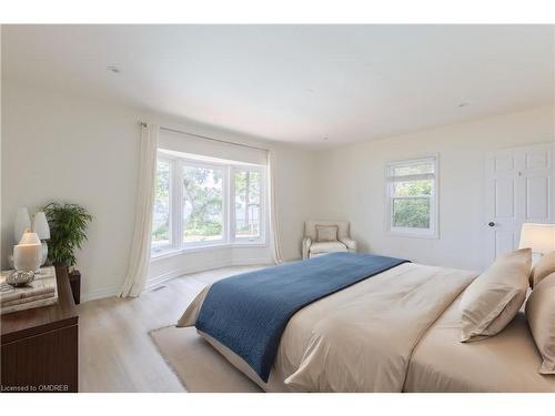 2352 Carrington Place, Oakville, ON - Indoor Photo Showing Bedroom