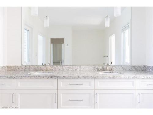 2352 Carrington Place, Oakville, ON - Indoor Photo Showing Bathroom