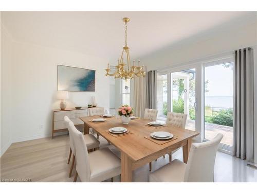 2352 Carrington Place, Oakville, ON - Indoor Photo Showing Dining Room