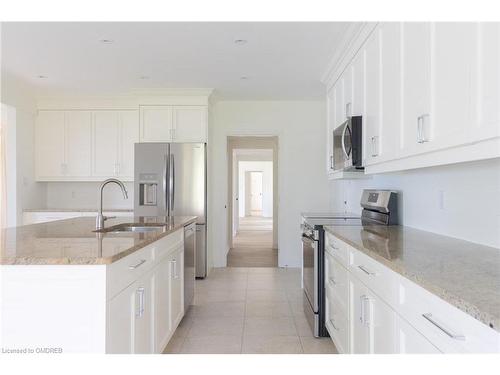 2352 Carrington Place, Oakville, ON - Indoor Photo Showing Kitchen With Upgraded Kitchen