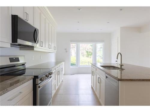 2352 Carrington Place, Oakville, ON - Indoor Photo Showing Kitchen With Double Sink With Upgraded Kitchen