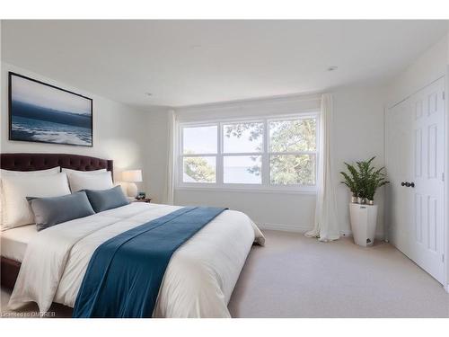 2352 Carrington Place, Oakville, ON - Indoor Photo Showing Bedroom