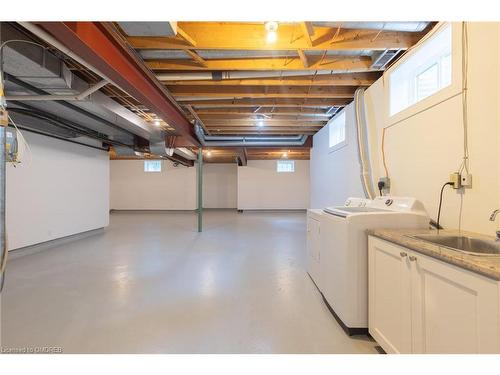 2352 Carrington Place, Oakville, ON - Indoor Photo Showing Laundry Room