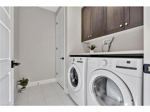 3307 Harasym Trail, Oakville, ON - Indoor Photo Showing Laundry Room