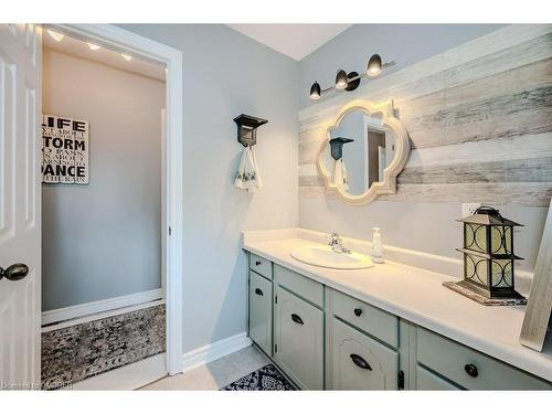 536 Crescent Road, Fort Erie, ON - Indoor Photo Showing Bathroom