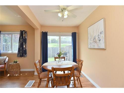 159-11 Queenslea Drive, Hamilton, ON - Indoor Photo Showing Dining Room