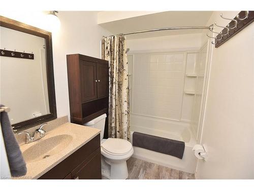 159-11 Queenslea Drive, Hamilton, ON - Indoor Photo Showing Bathroom