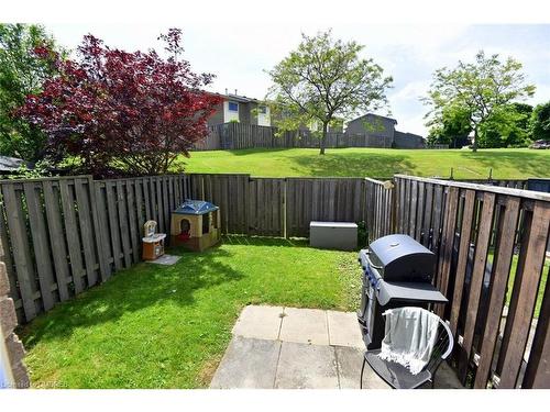 159-11 Queenslea Drive, Hamilton, ON - Outdoor With Backyard