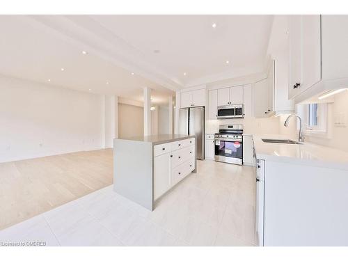 24 Broddy Avenue, Brantford, ON - Indoor Photo Showing Kitchen