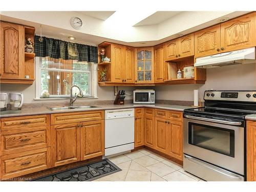 225 39Th Street S, Wasaga Beach, ON - Indoor Photo Showing Kitchen With Double Sink