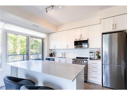 417-212 King William Street E, Hamilton, ON - Indoor Photo Showing Kitchen With Upgraded Kitchen