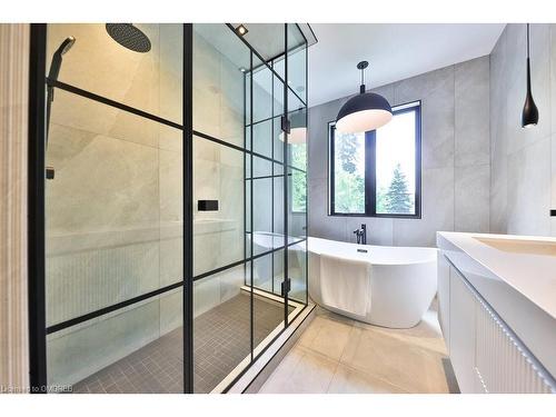 20 Broadview Avenue, Mississauga, ON - Indoor Photo Showing Bathroom