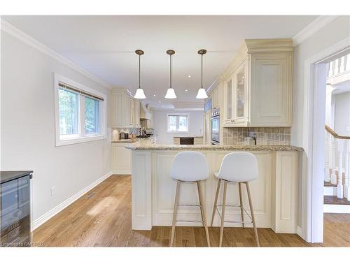 2116 Munn'S Avenue, Oakville, ON - Indoor Photo Showing Kitchen