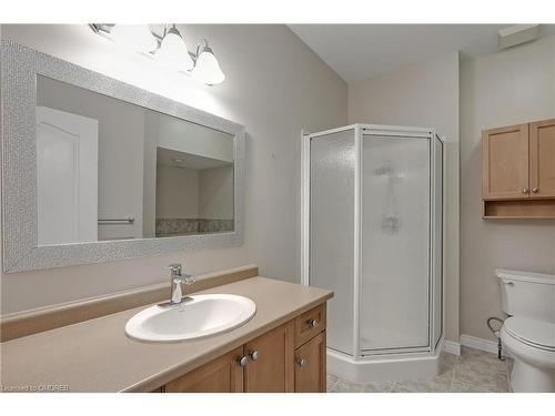 81 Abbotsford Trail, Hamilton, ON - Indoor Photo Showing Bathroom