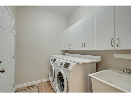 81 Abbotsford Trail, Hamilton, ON - Indoor Photo Showing Laundry Room