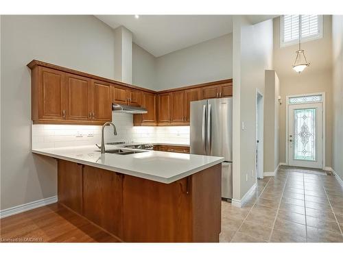 81 Abbotsford Trail, Hamilton, ON - Indoor Photo Showing Kitchen