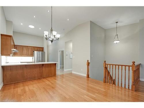 81 Abbotsford Trail, Hamilton, ON - Indoor Photo Showing Kitchen