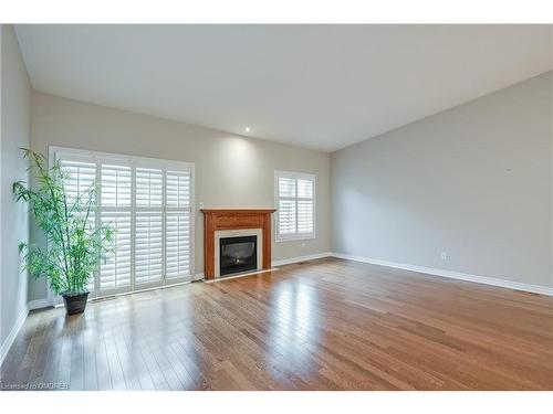 81 Abbotsford Trail, Hamilton, ON - Indoor Photo Showing Living Room With Fireplace