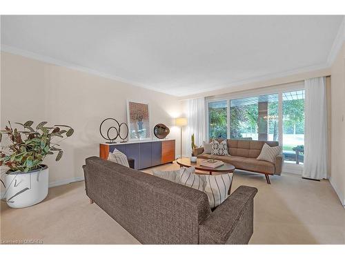 5 Arkendo Drive, Oakville, ON - Indoor Photo Showing Living Room