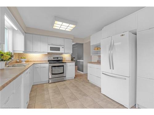 5 Arkendo Drive, Oakville, ON - Indoor Photo Showing Kitchen With Double Sink