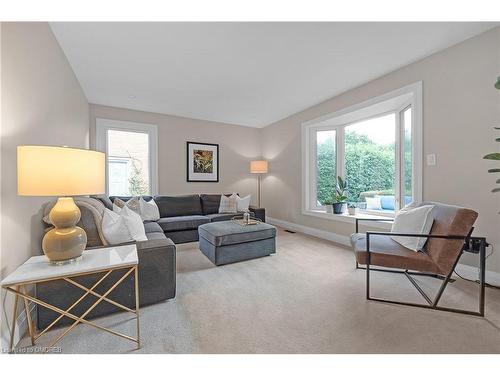 5 Arkendo Drive, Oakville, ON - Indoor Photo Showing Living Room