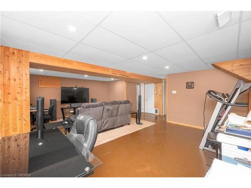 15 Ilford Court, Hamilton, ON - Indoor Photo Showing Gym Room