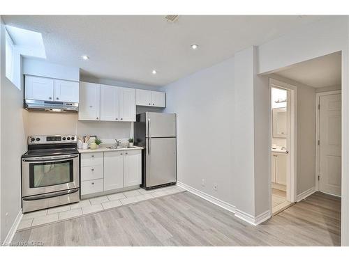 15-488 Yonge Street, Barrie, ON - Indoor Photo Showing Kitchen