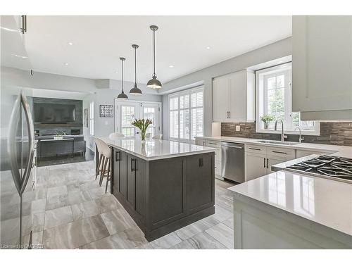 3 Country Lane Crescent, Halton Hills, ON - Indoor Photo Showing Kitchen With Upgraded Kitchen