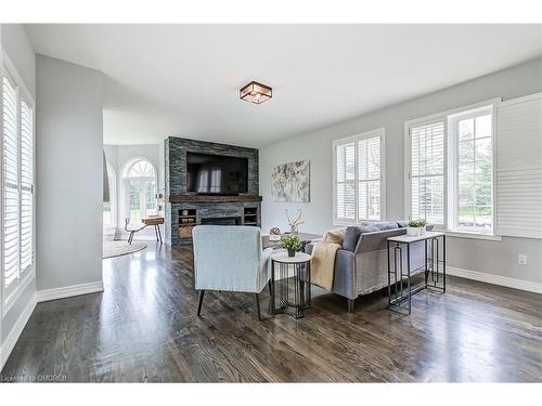 3 Country Lane Crescent, Halton Hills, ON - Indoor Photo Showing Living Room