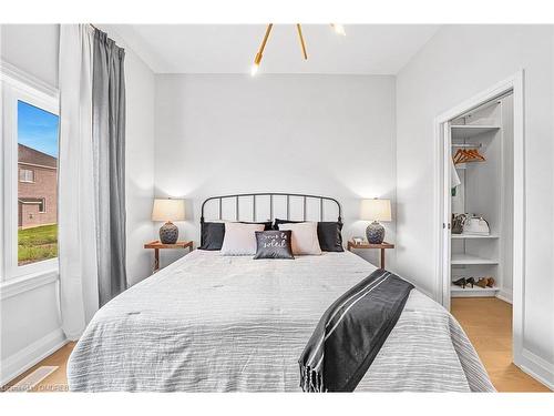 99 Hillcrest Road, Port Colborne, ON - Indoor Photo Showing Bedroom