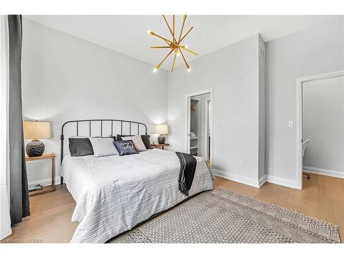 99 Hillcrest Road, Port Colborne, ON - Indoor Photo Showing Bedroom