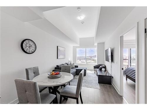 410-2489 Taunton Road Road, Oakville, ON - Indoor Photo Showing Dining Room