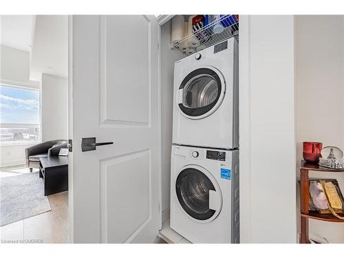 410-2489 Taunton Road Road, Oakville, ON - Indoor Photo Showing Laundry Room