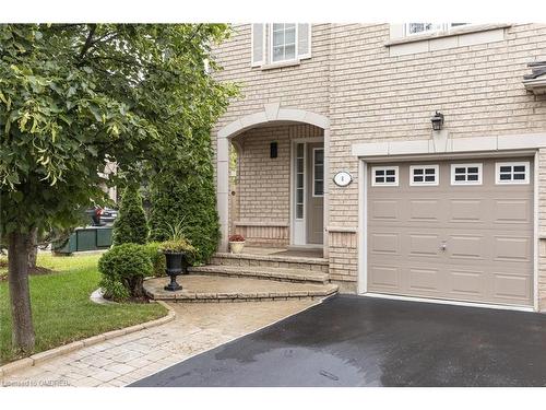 8-1551 Reeves Gate, Oakville, ON - Outdoor