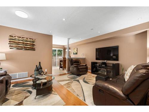 8-1551 Reeves Gate, Oakville, ON - Indoor Photo Showing Living Room