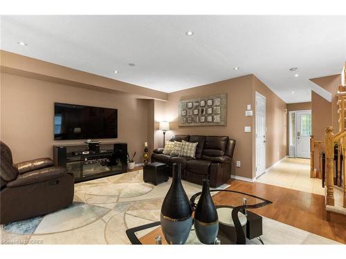 8-1551 Reeves Gate, Oakville, ON - Indoor Photo Showing Living Room