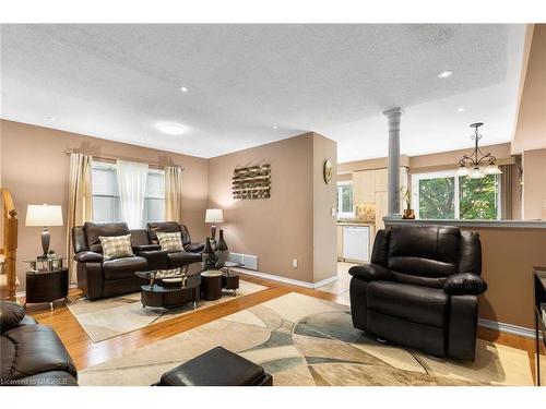 8-1551 Reeves Gate, Oakville, ON - Indoor Photo Showing Living Room