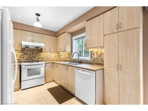 8-1551 Reeves Gate, Oakville, ON - Indoor Photo Showing Kitchen With Double Sink