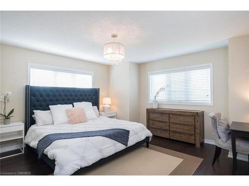 536 Laking Terrace, Milton, ON - Indoor Photo Showing Bedroom