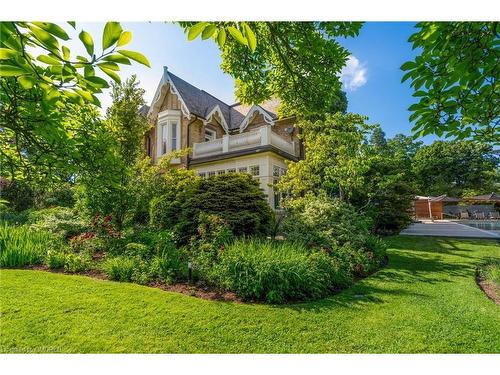 1 Banfield Street, Paris, ON - Outdoor