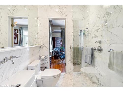 1 Banfield Street, Paris, ON - Indoor Photo Showing Bathroom