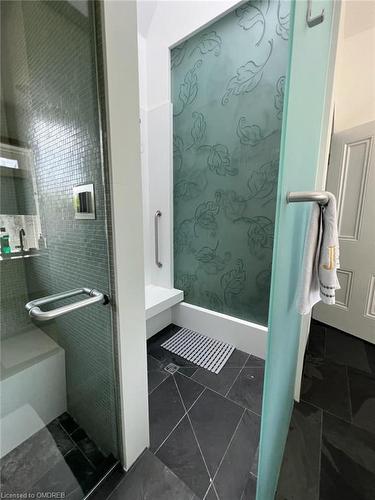 1 Banfield Street, Paris, ON - Indoor Photo Showing Bathroom