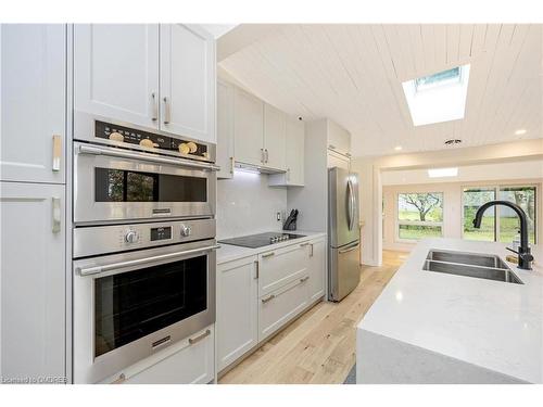 11753 Trafalgar Road, Halton Hills, ON - Indoor Photo Showing Kitchen With Double Sink With Upgraded Kitchen