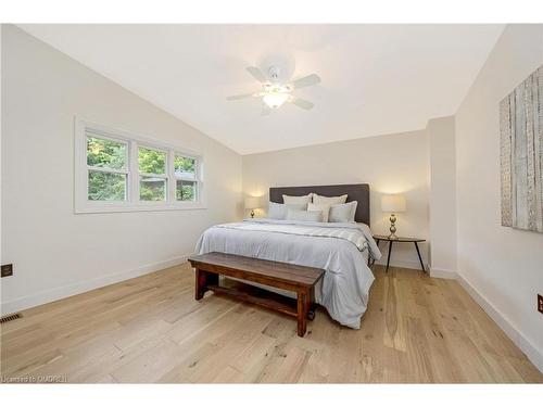 11753 Trafalgar Road, Halton Hills, ON - Indoor Photo Showing Bedroom