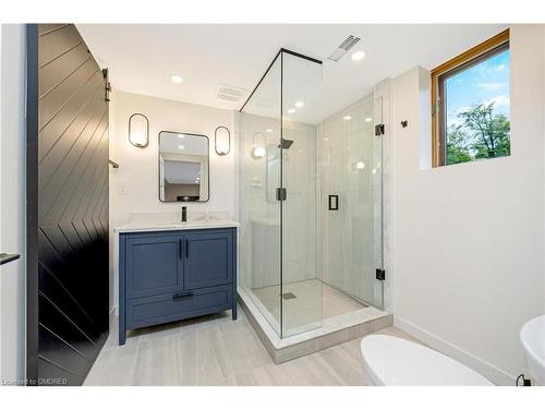 11753 Trafalgar Road, Halton Hills, ON - Indoor Photo Showing Bathroom