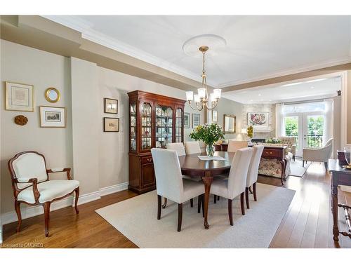 8-117 Nelson Street, Oakville, ON - Indoor Photo Showing Dining Room